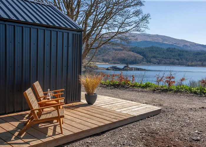 Appin Holiday Homes -Caravans, Lodges, Shepherds Hut And Train Carriage Stays