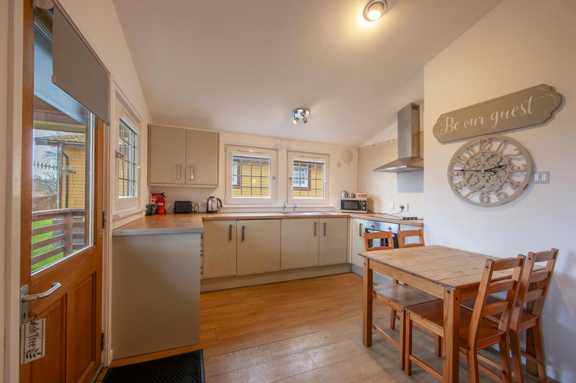 Lodge Homes -caravans, Lodges, Shepherds Hut And Train Carriage Appin
