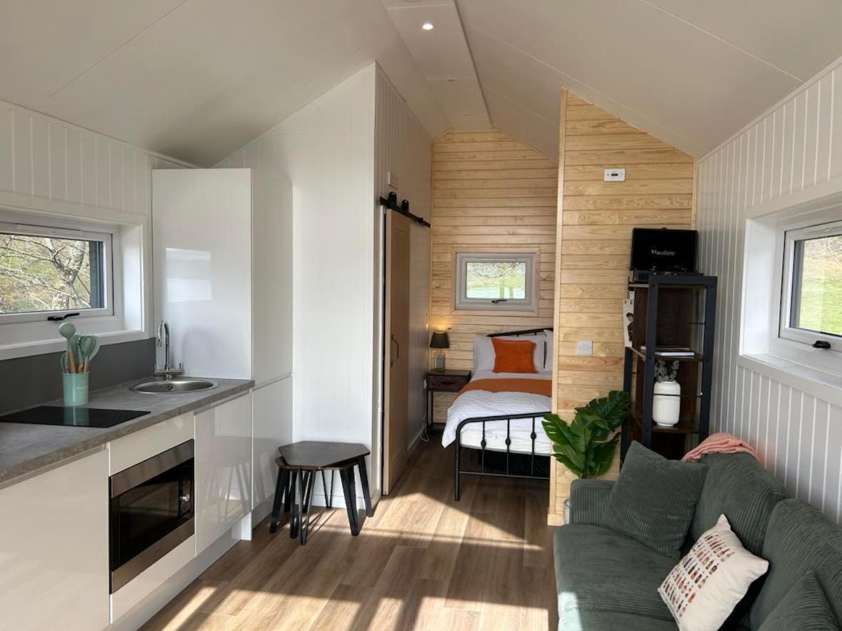 Lodge Homes -caravans, Lodges, Shepherds Hut And Train Carriage