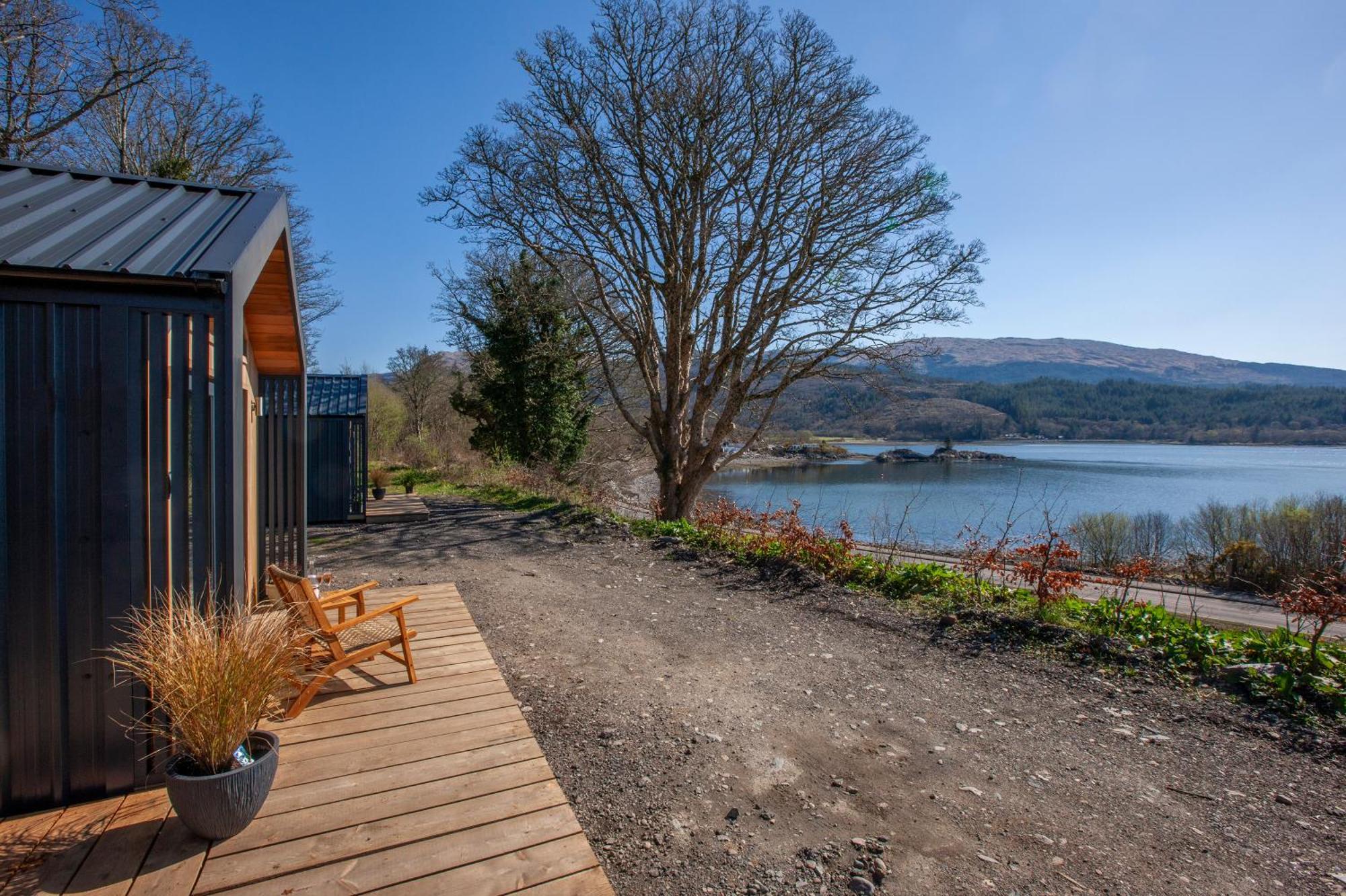 Homes -caravans, Lodges, Shepherds Hut And Train Carriage * Appin