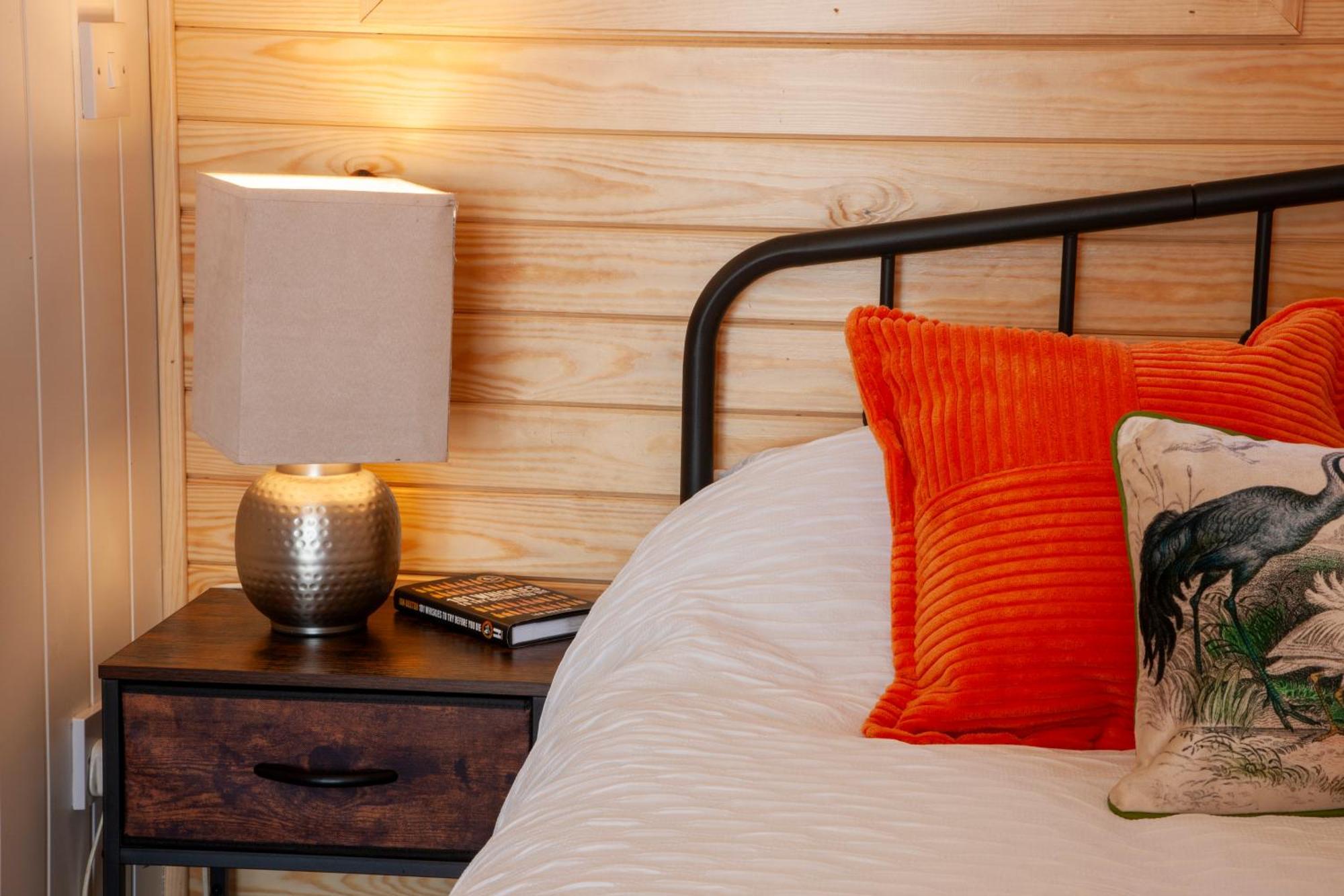Homes -caravans, Lodges, Shepherds Hut And Train Carriage * Appin