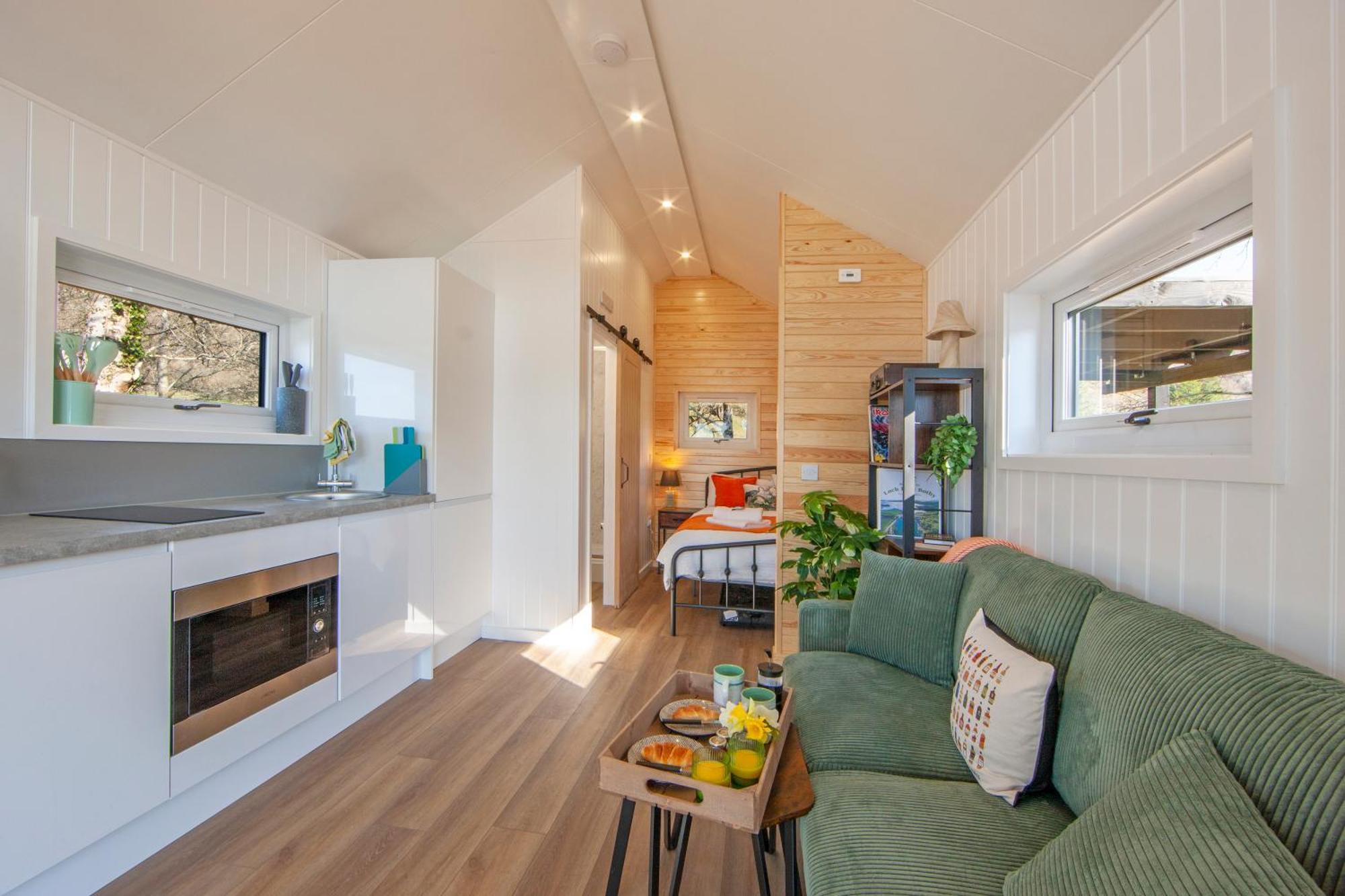 Homes -caravans, Lodges, Shepherds Hut And Train Carriage * Appin