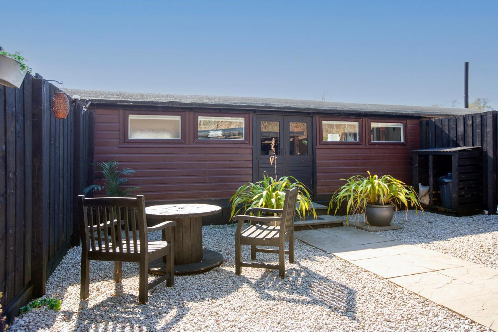 Lodge Homes -caravans, Lodges, Shepherds Hut And Train Carriage *